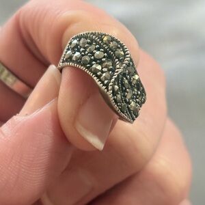 Vintage Sterling Silver Marcasite Scalloped Band Ring - Silver